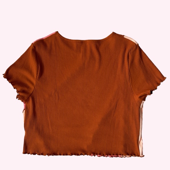 Cropped Short Sleeved Shirt - Picture 4 of 4